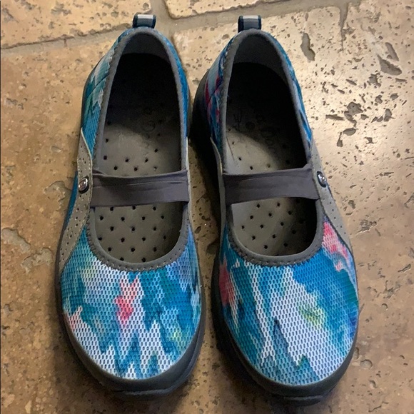 Shoes - Sea Dogs by Bzees 6.5 ladies shoes